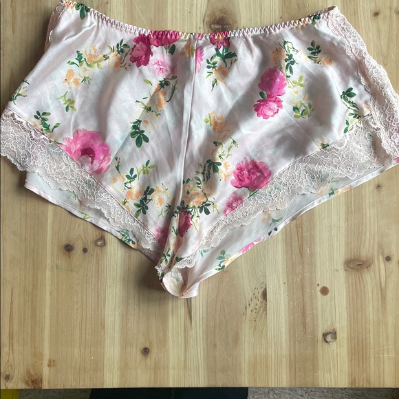 Victoria's Secret Floral Lace Trim Pink Women's Camisole & Short Sleep Set - Picture 3 of 9